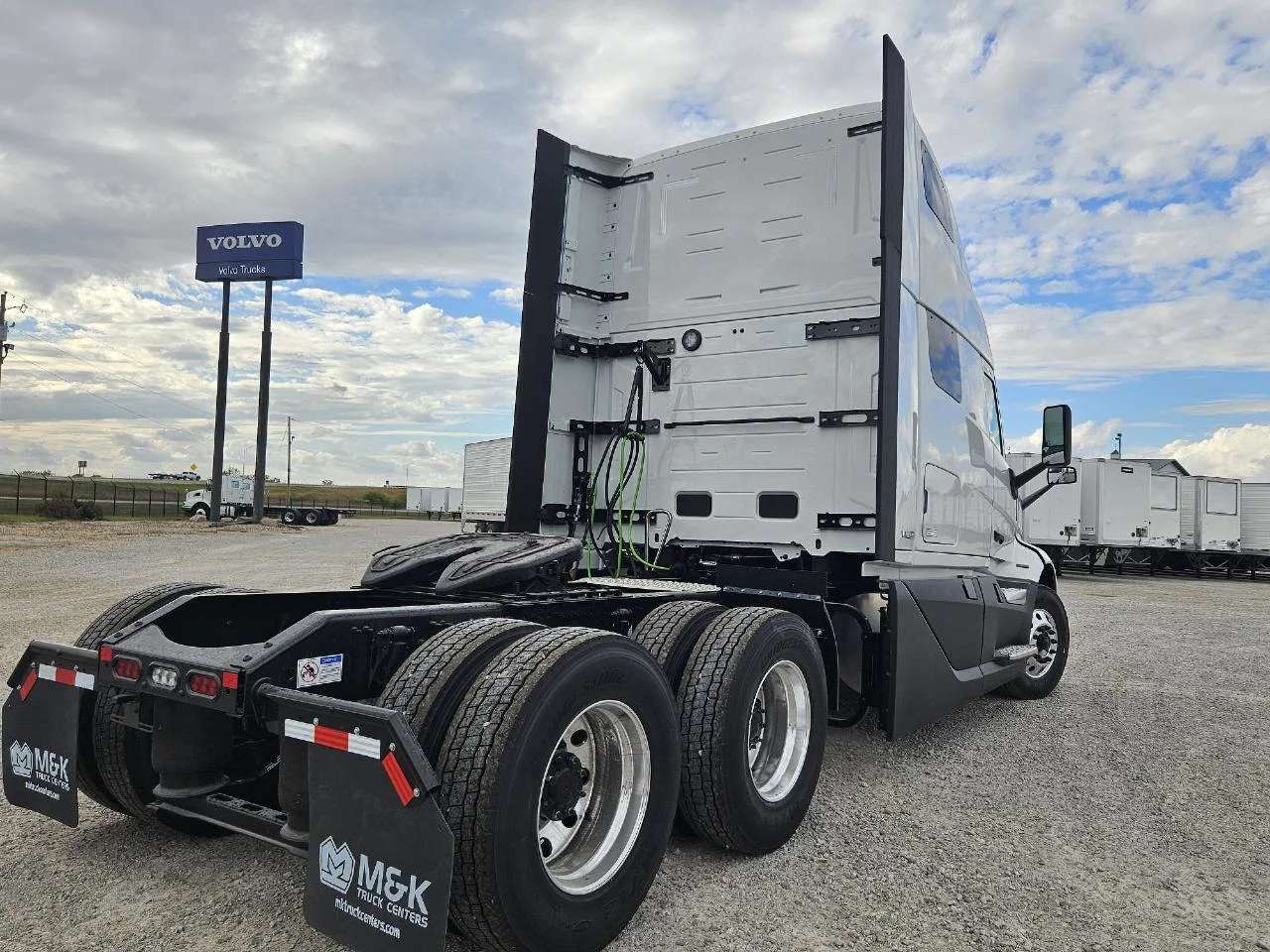 2026 Volvo VNL 860 in Indianapolis, IN — photo 7