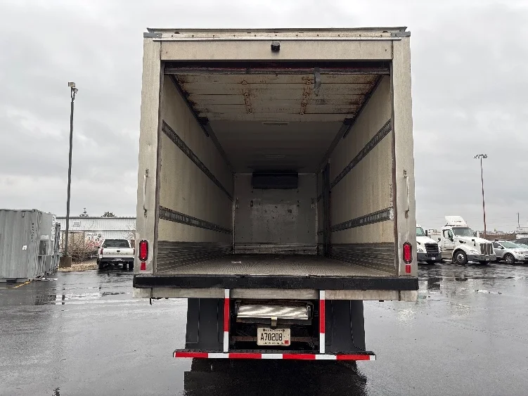 2019 Freightliner M2 106 - image 8