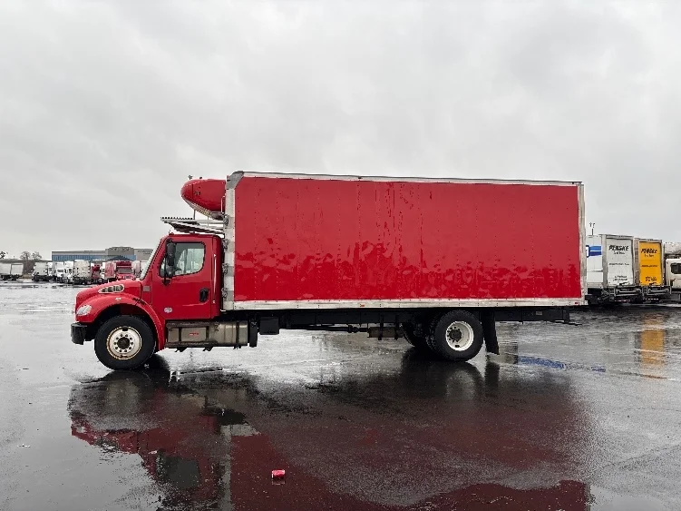 2019 Freightliner M2 106 - image 4