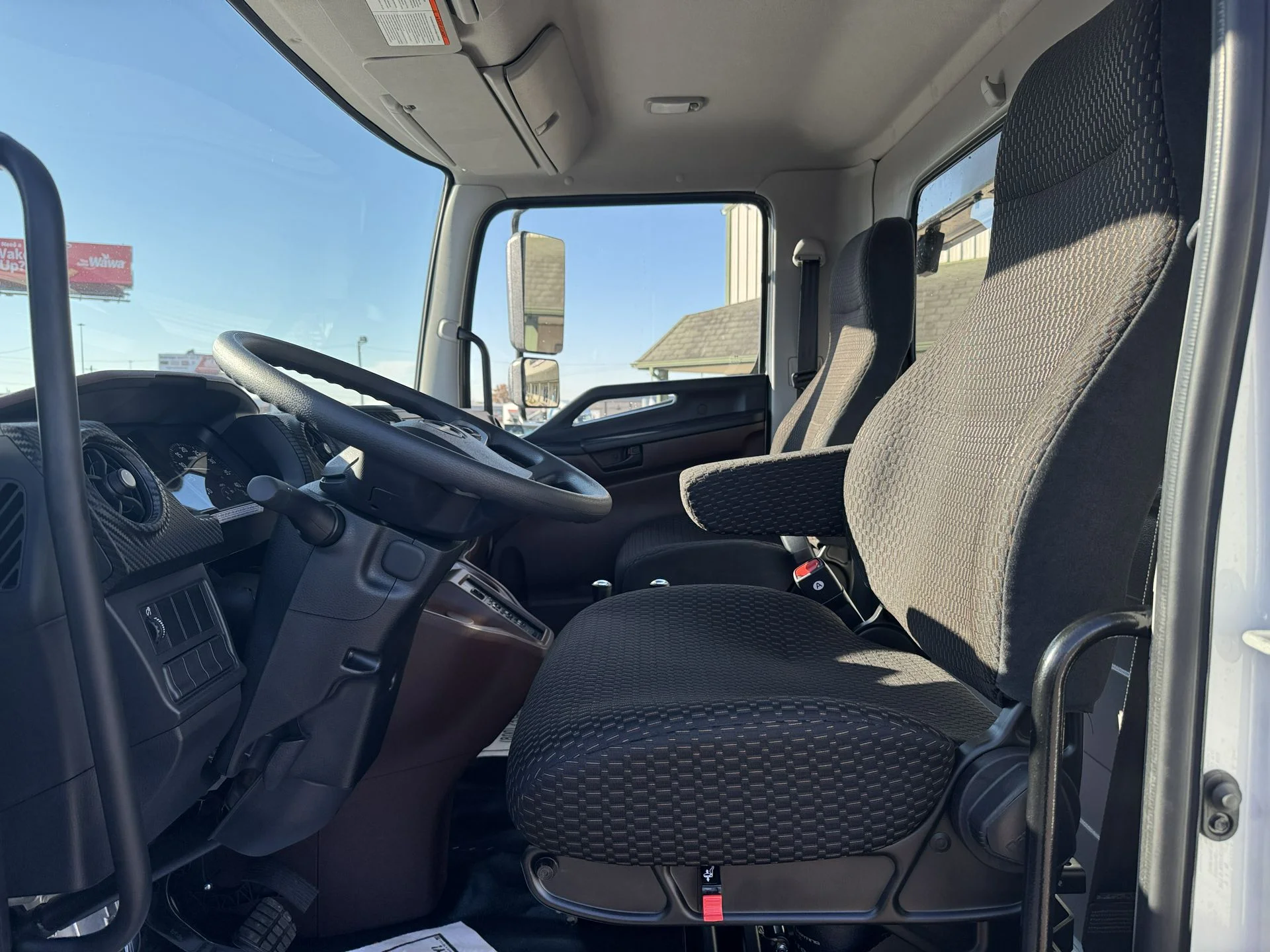 2026 Hino L7 - image 9