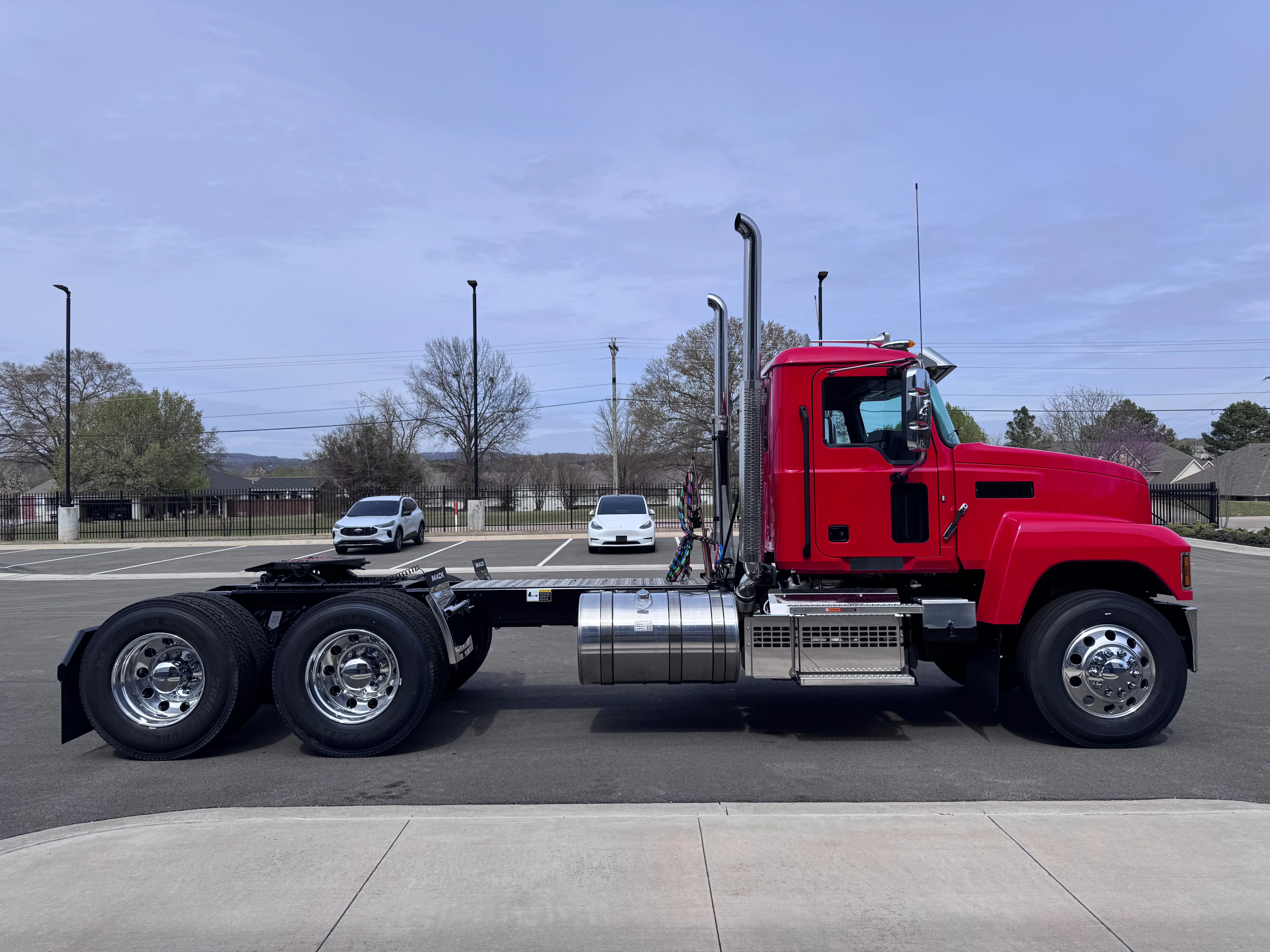 2027 Mack Pinnacle in Van Buren, AR — photo 4