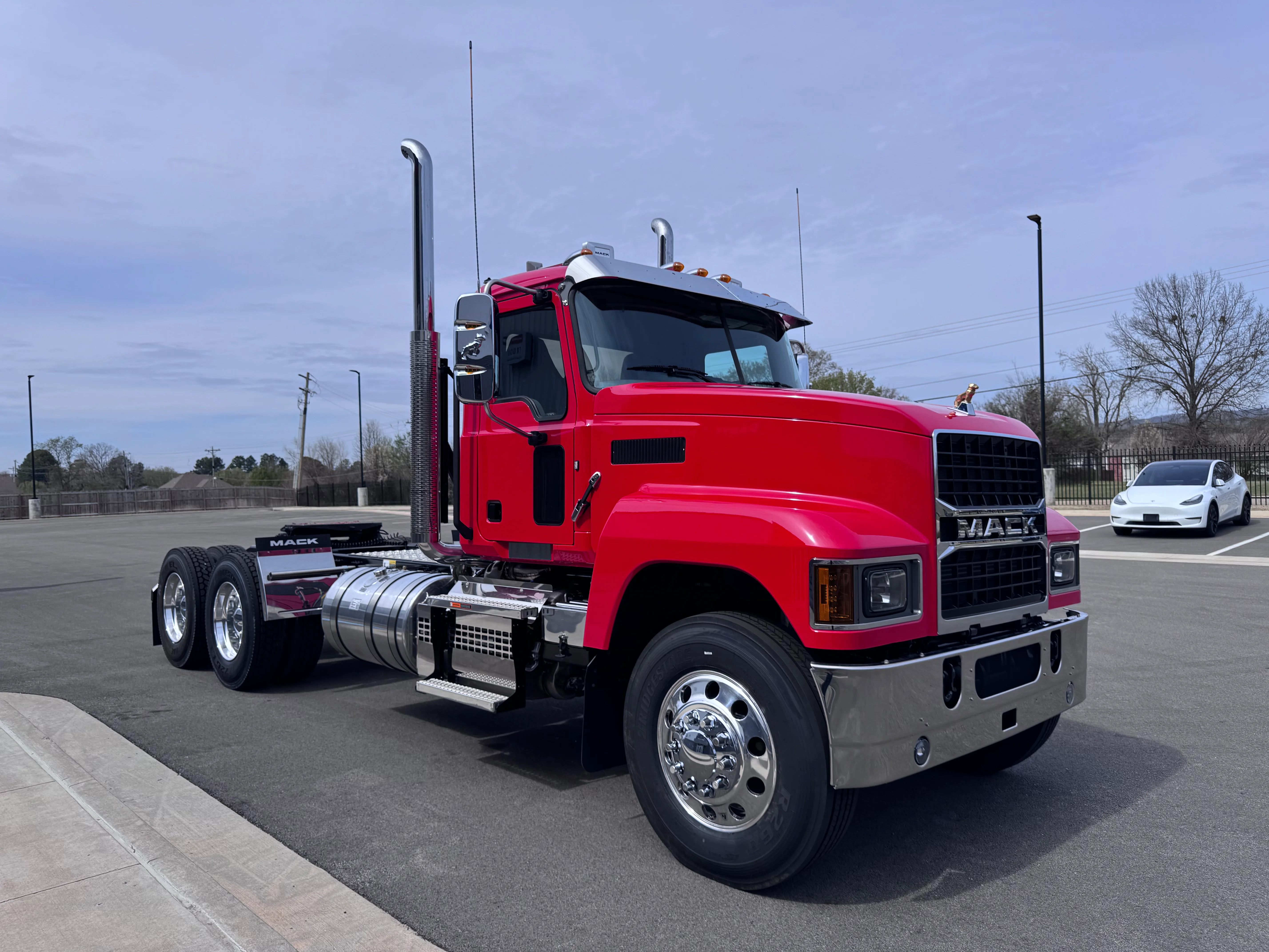2027 Mack Pinnacle in Van Buren, AR — photo 3