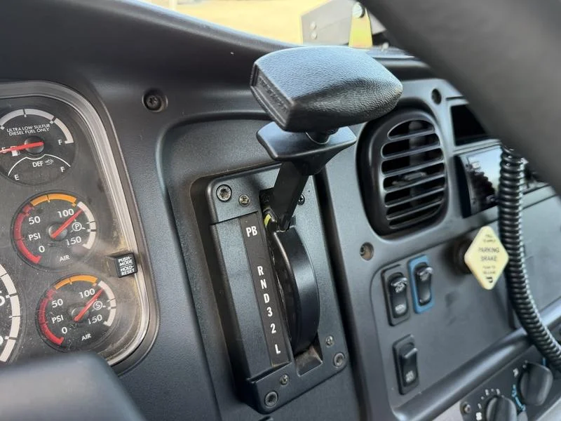 2018 Freightliner M2 106 in Pittsburgh, PA — photo 13
