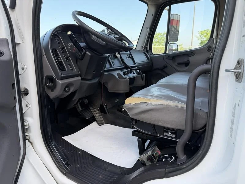 2018 Freightliner M2 106 in Pittsburgh, PA — photo 10