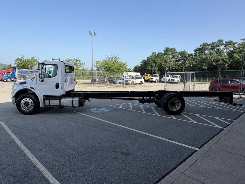 2018 Freightliner M2 106 in Pittsburgh, PA — photo 8