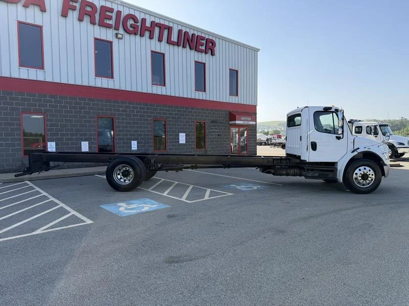 2018 Freightliner M2 106 in Pittsburgh, PA — photo 4