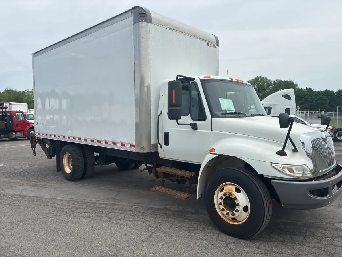 2018 International 4300 in Syracuse, NY — photo 3