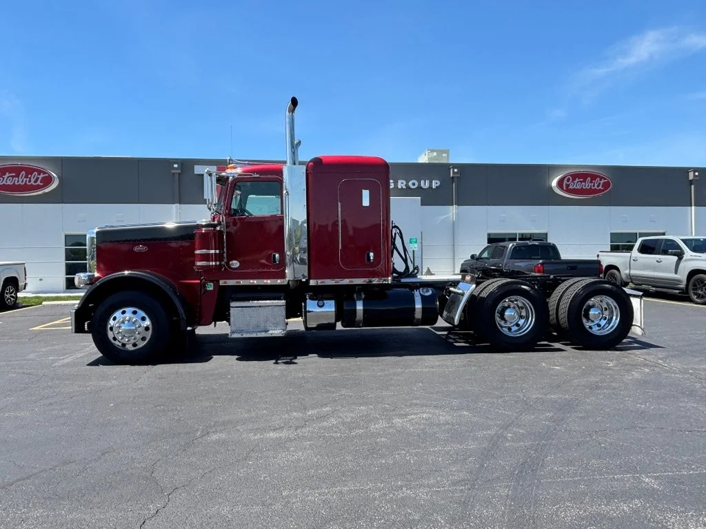 2016 Peterbilt 389 in Springfield, MO — photo 4