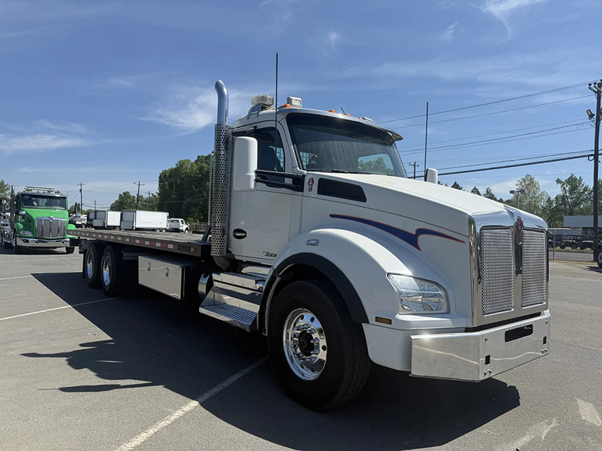 2018 Kenworth T880 - image 2