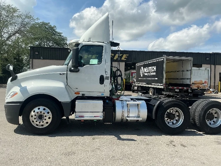 2019 International LT in Lexington, KY — photo 4