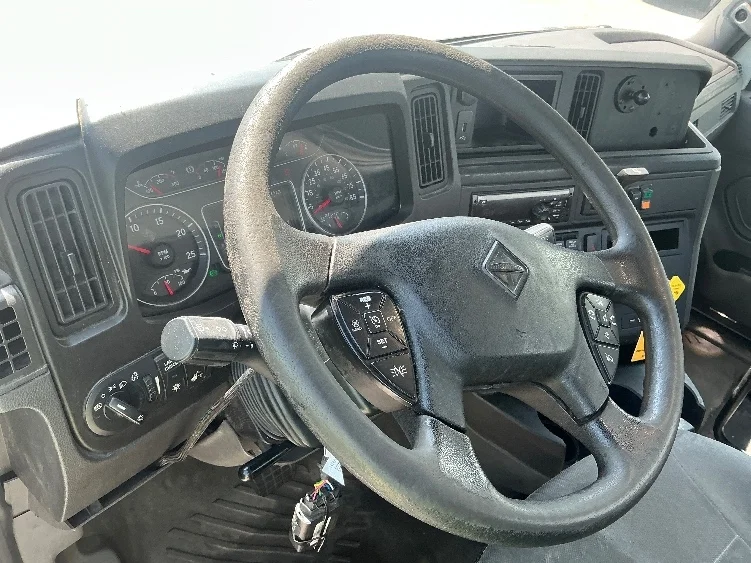 2019 International LT in Lexington, KY — photo 10
