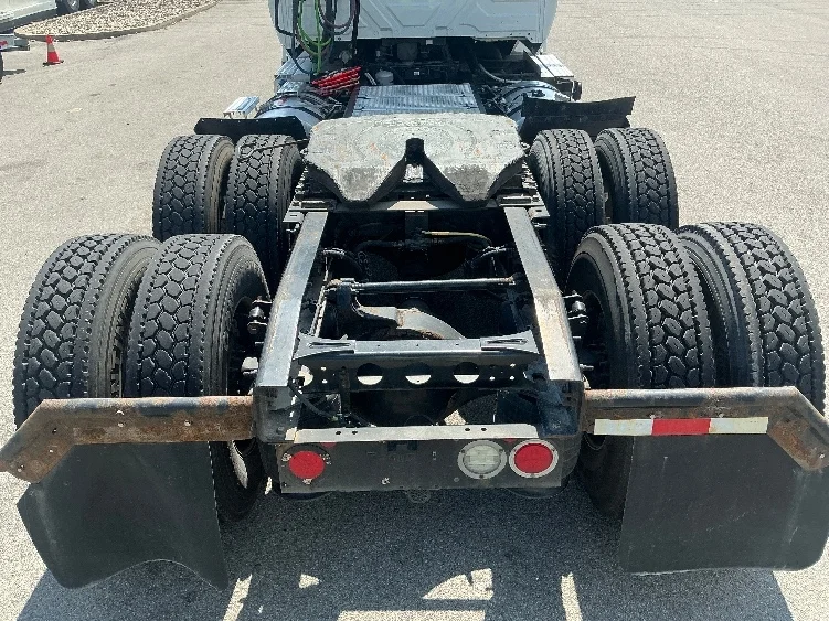 2019 International LT in Lexington, KY — photo 6