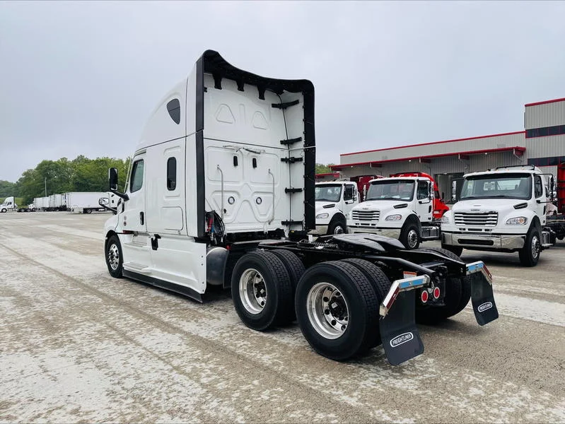 2026 Freightliner Cascadia - image 2