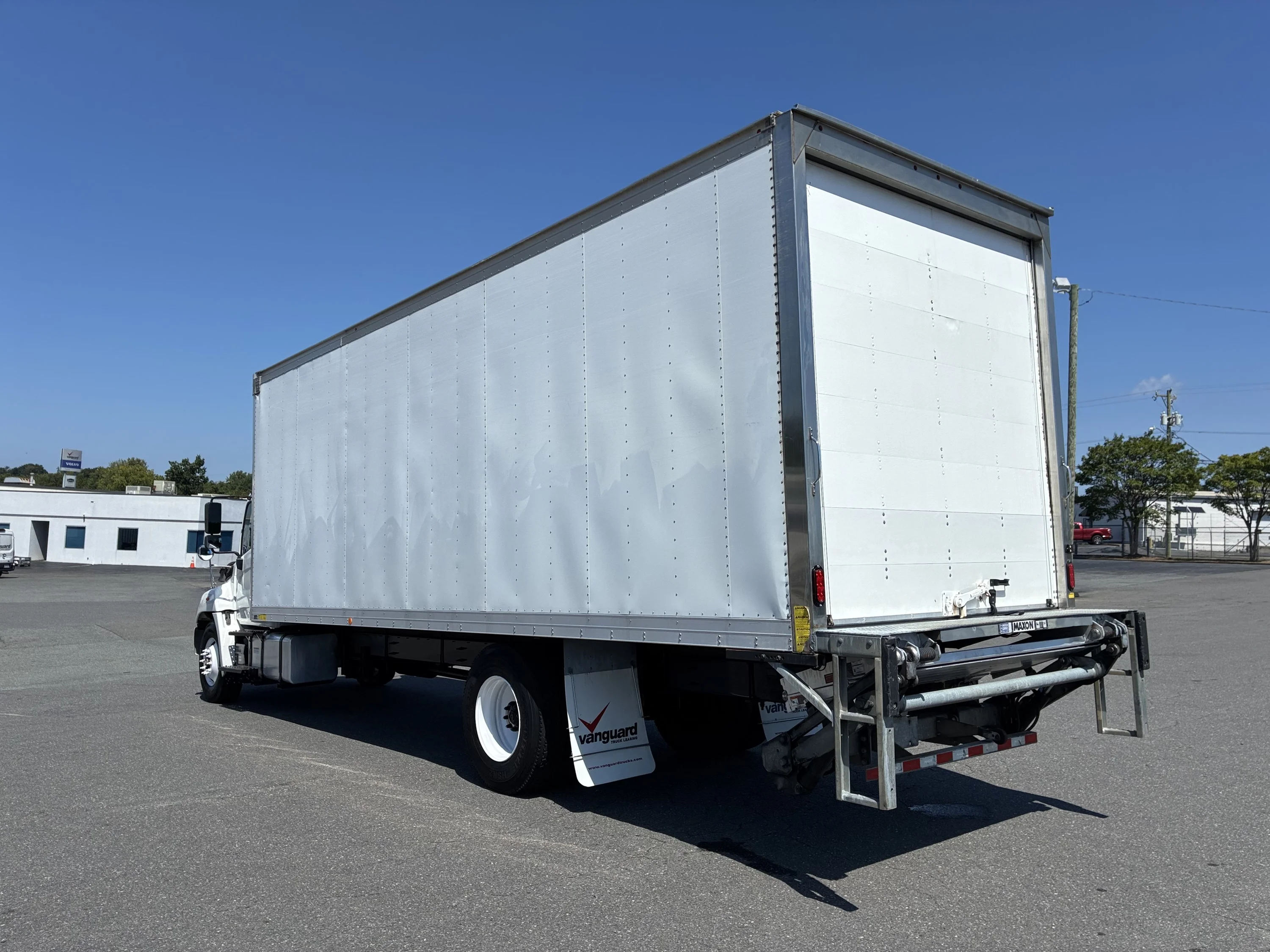 2020 Hino 268 in Charlotte, NC — photo 3
