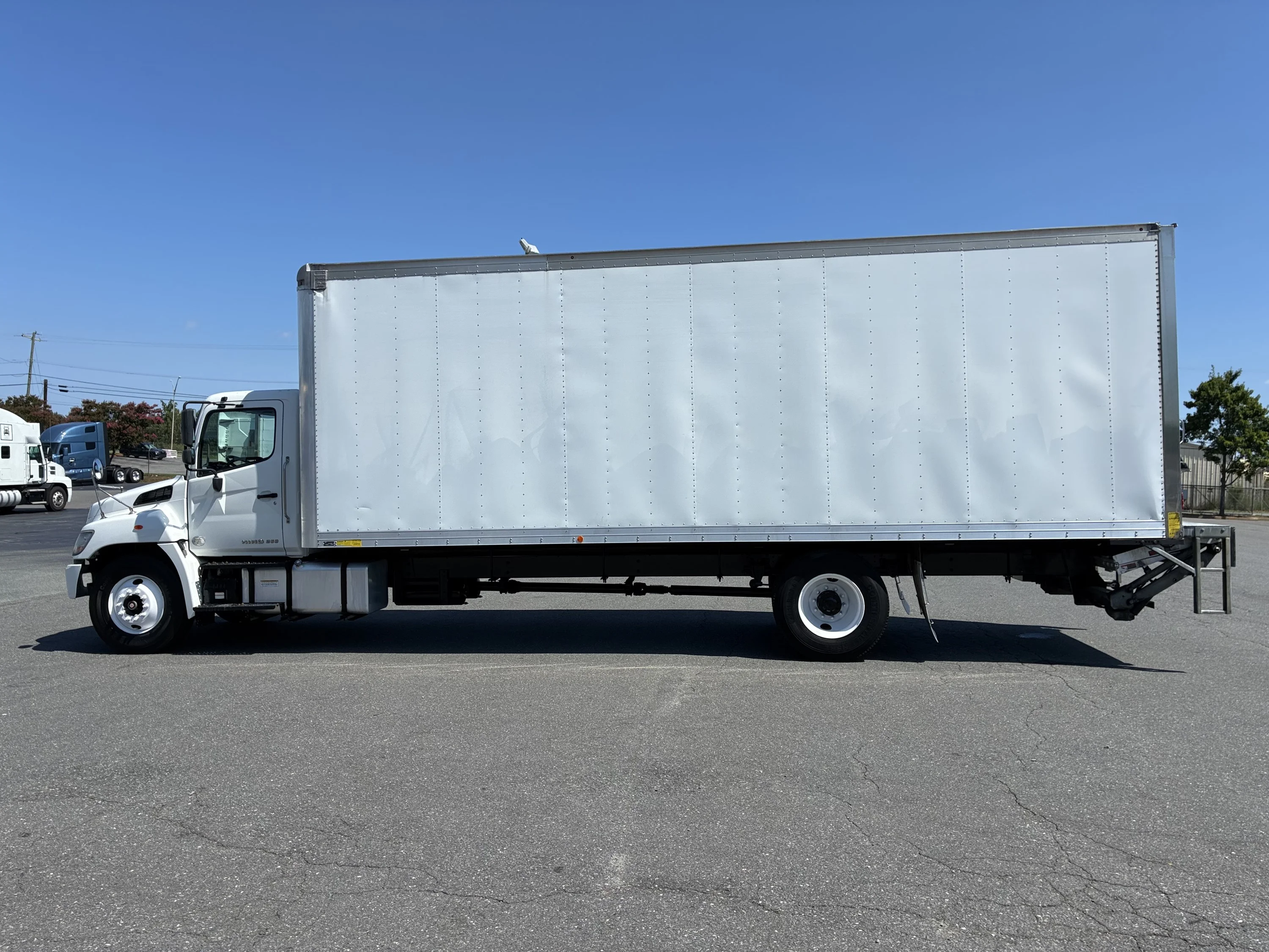 2020 Hino 268 in Charlotte, NC — photo 6