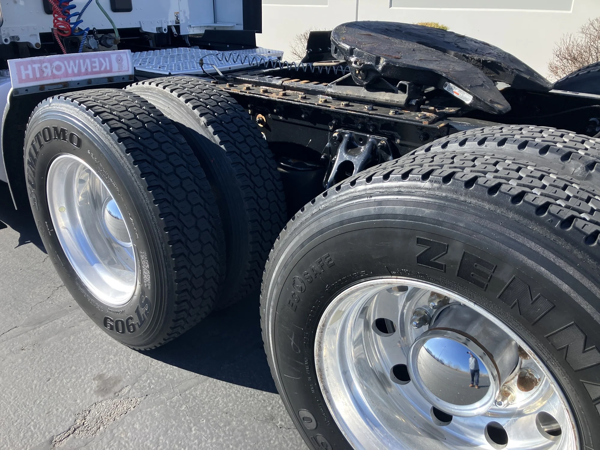 2022 Kenworth T680 - image 4