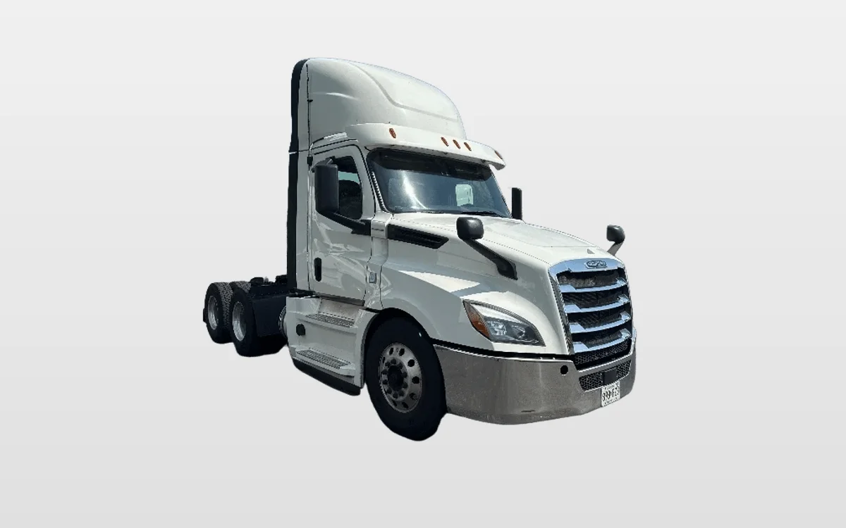 2019 Freightliner Cascadia - image 1