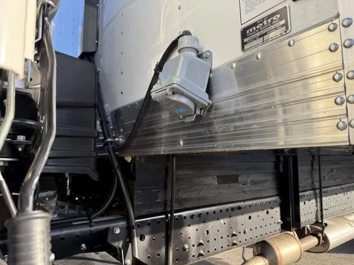 2025 Isuzu NRR - image 12