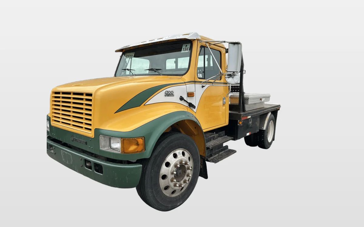 2001 International - image 1