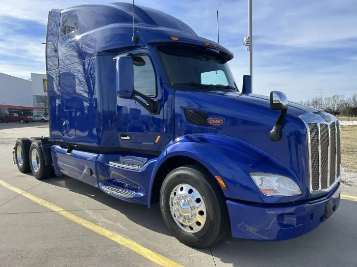 2022 Peterbilt 579 - image 4