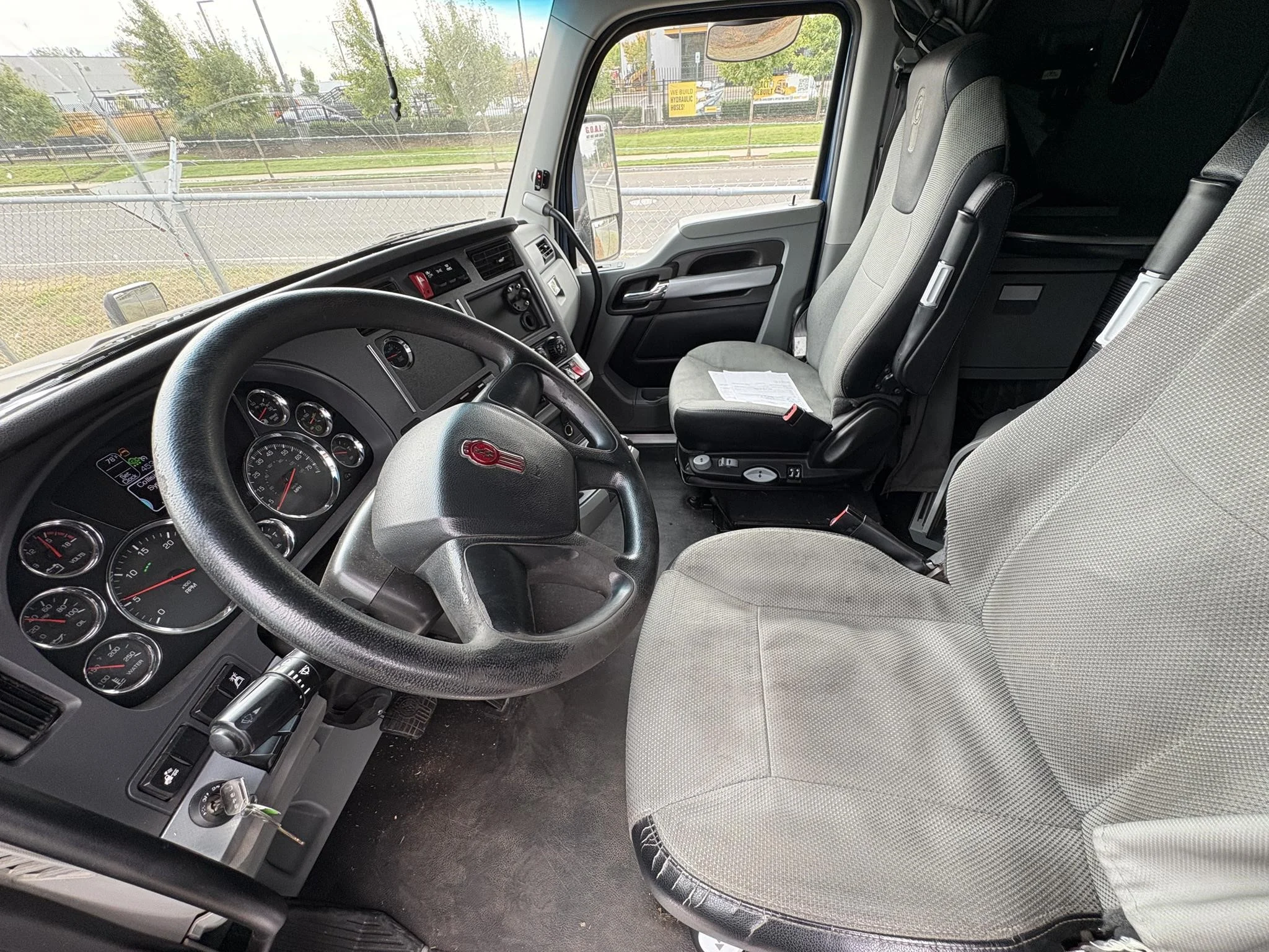 2022 Kenworth T680 in Ridgefield, WA — photo 5