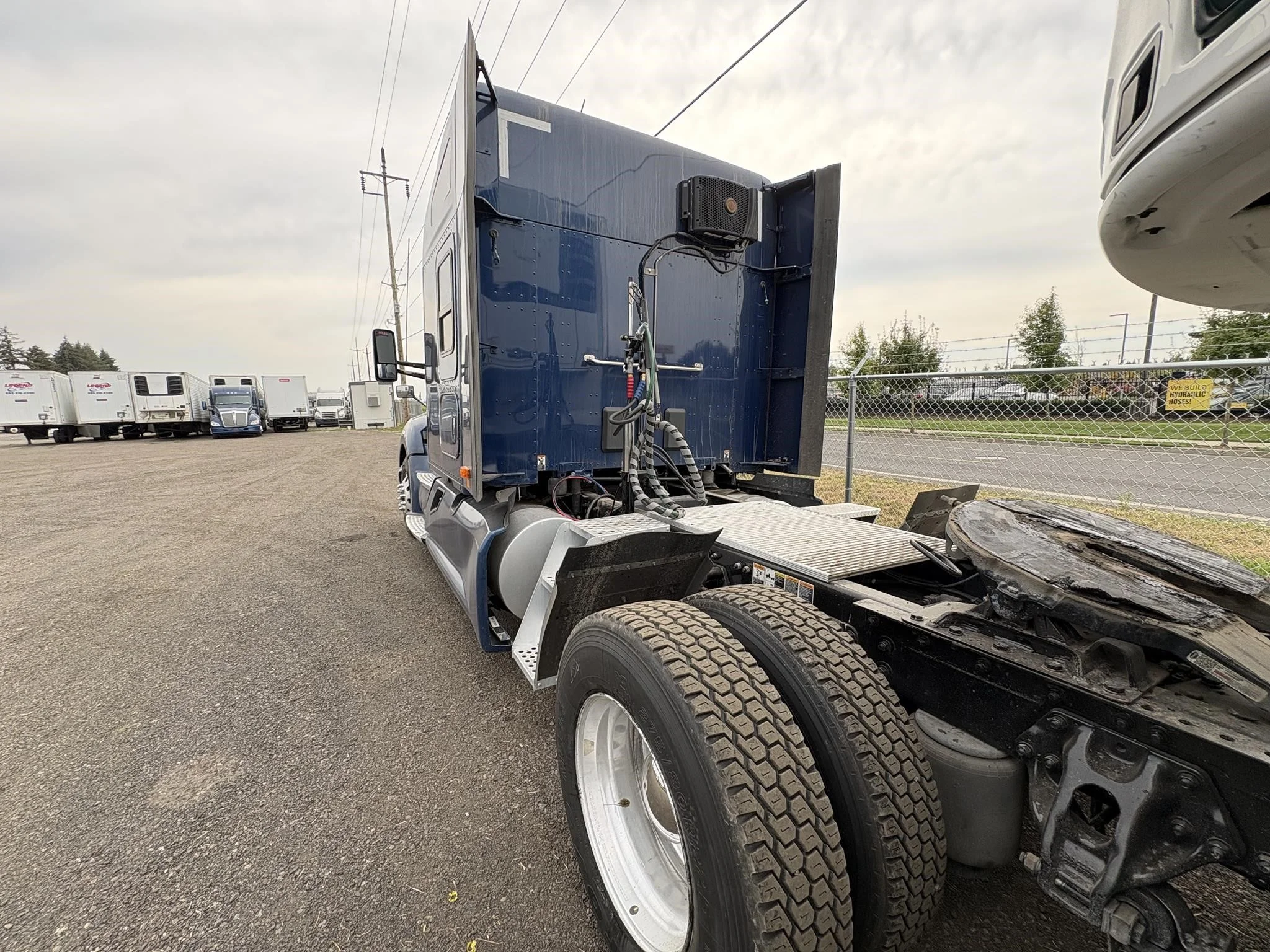 2022 Kenworth T680 in Ridgefield, WA — photo 4