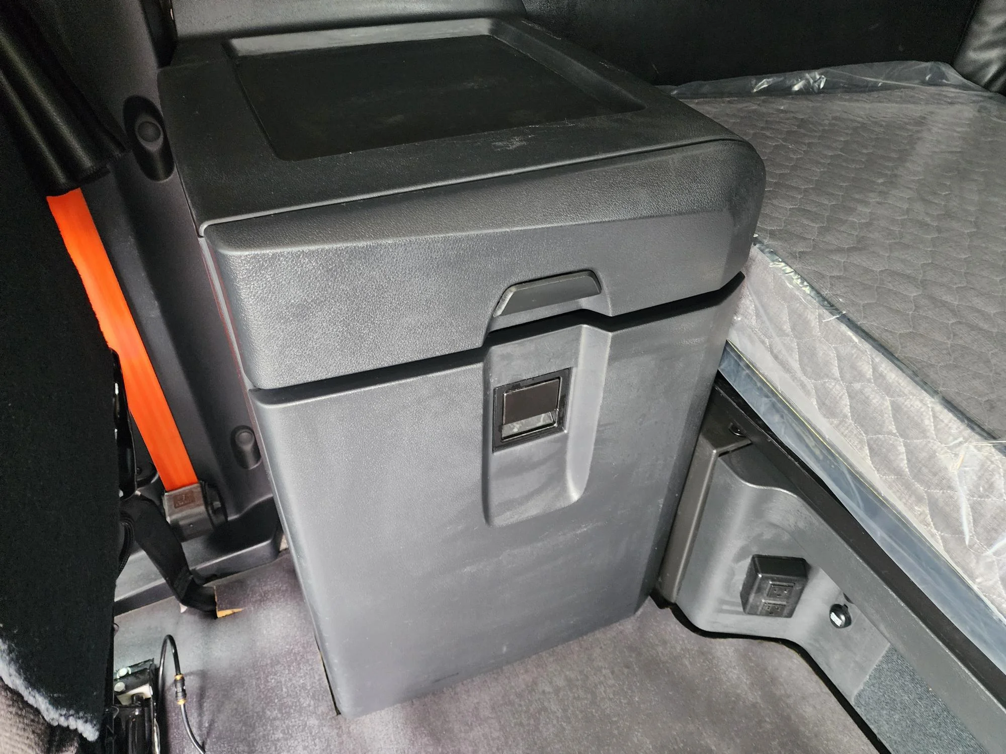 2023 Freightliner Cascadia in Fresno, CA — photo 12
