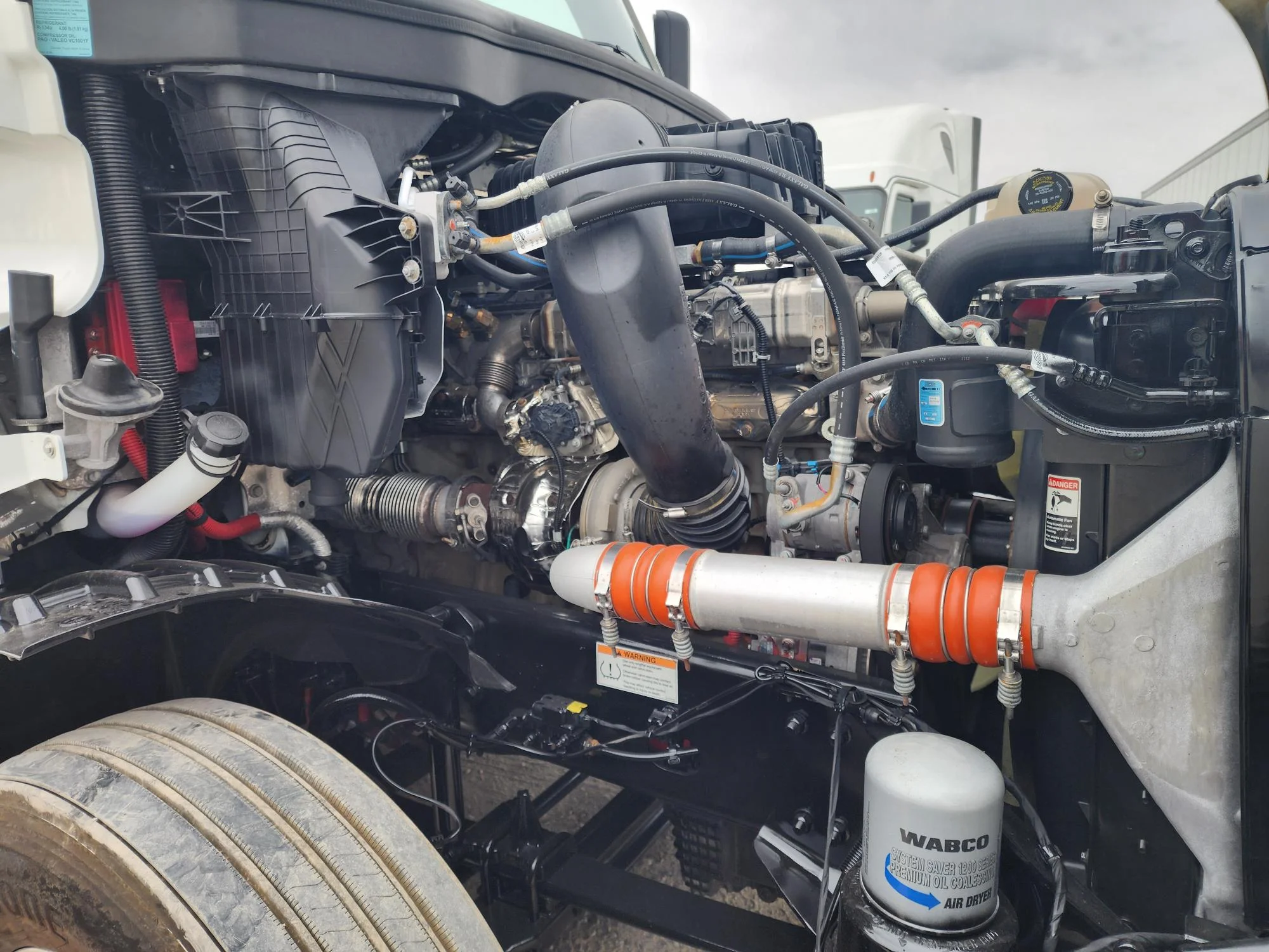 2023 Freightliner Cascadia in Fresno, CA — photo 23