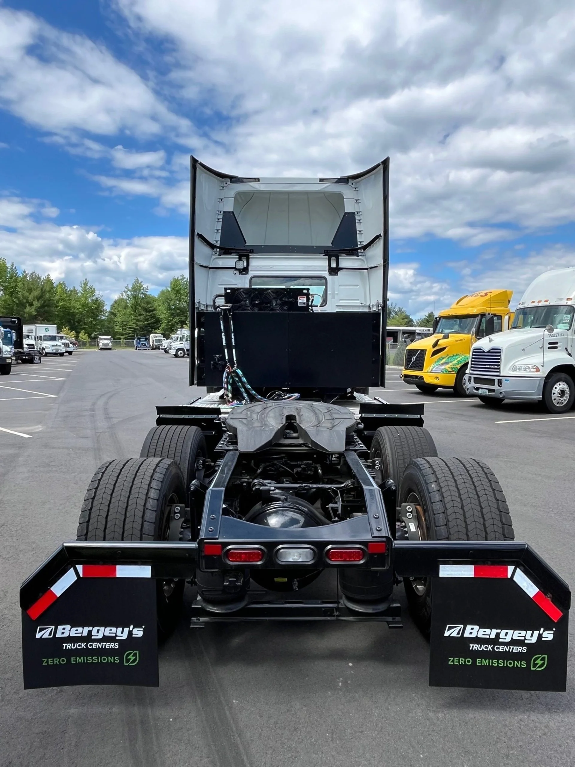 2023 Volvo — photo 5