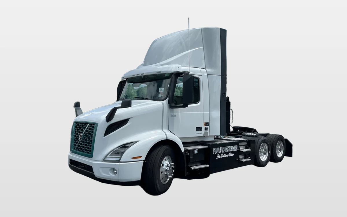 2023 Volvo - image 1