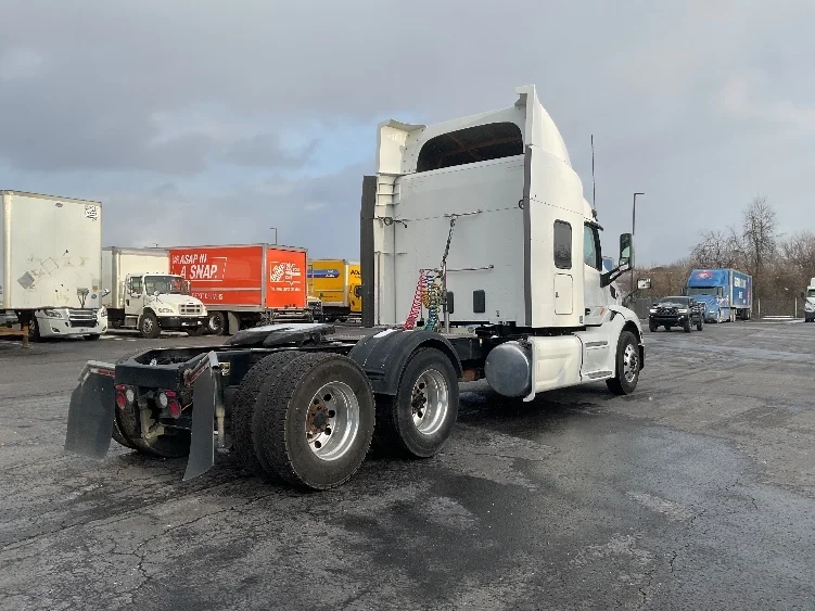 2020 Peterbilt 579 - image 7