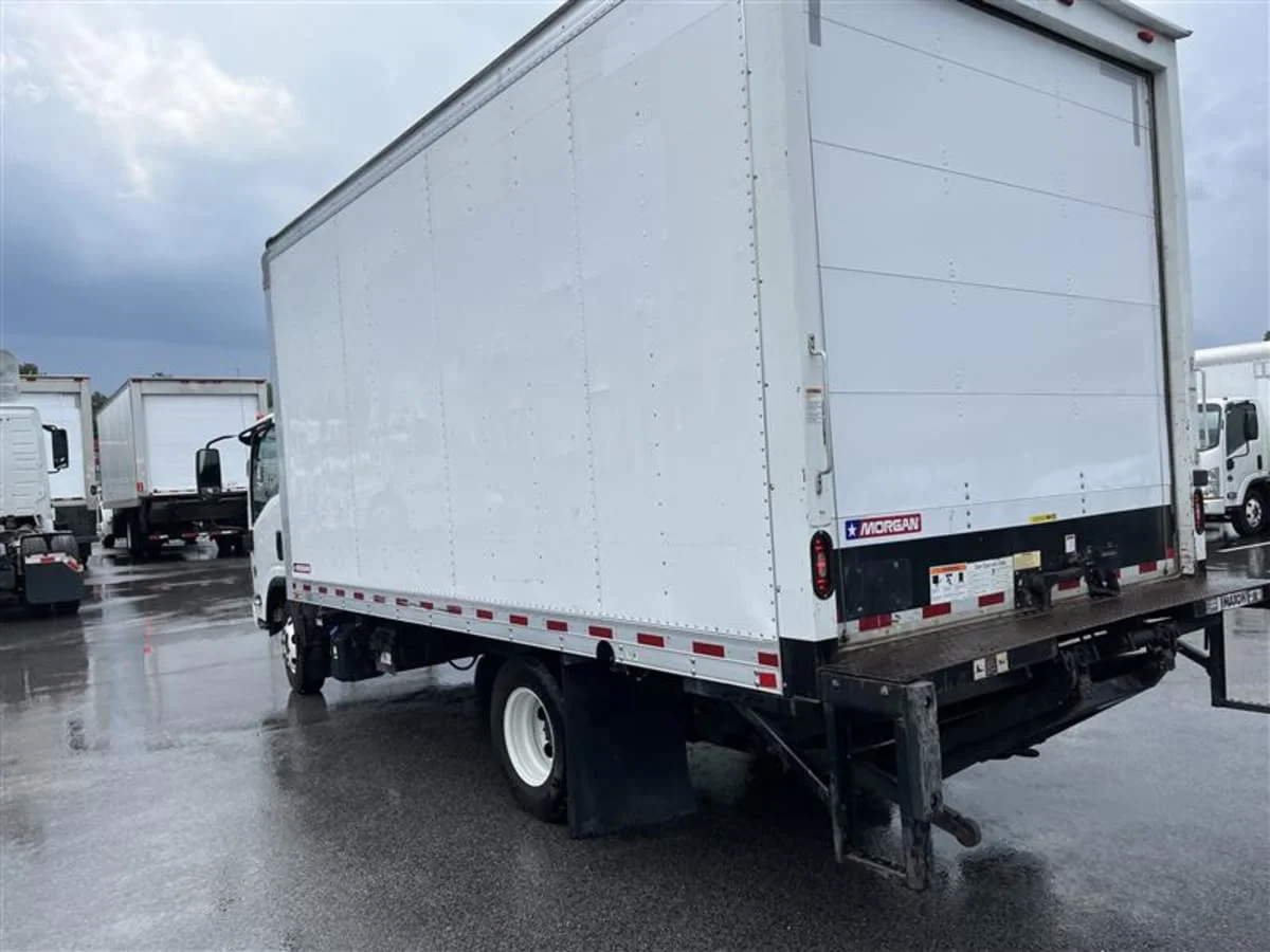 2019 Isuzu NPR - image 6