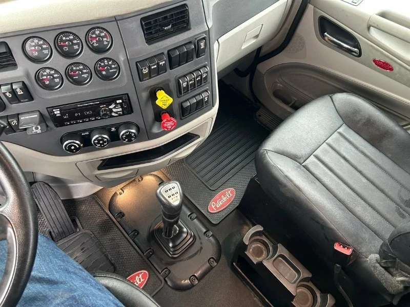 2020 Peterbilt 579 in Knoxville, TN — photo 11