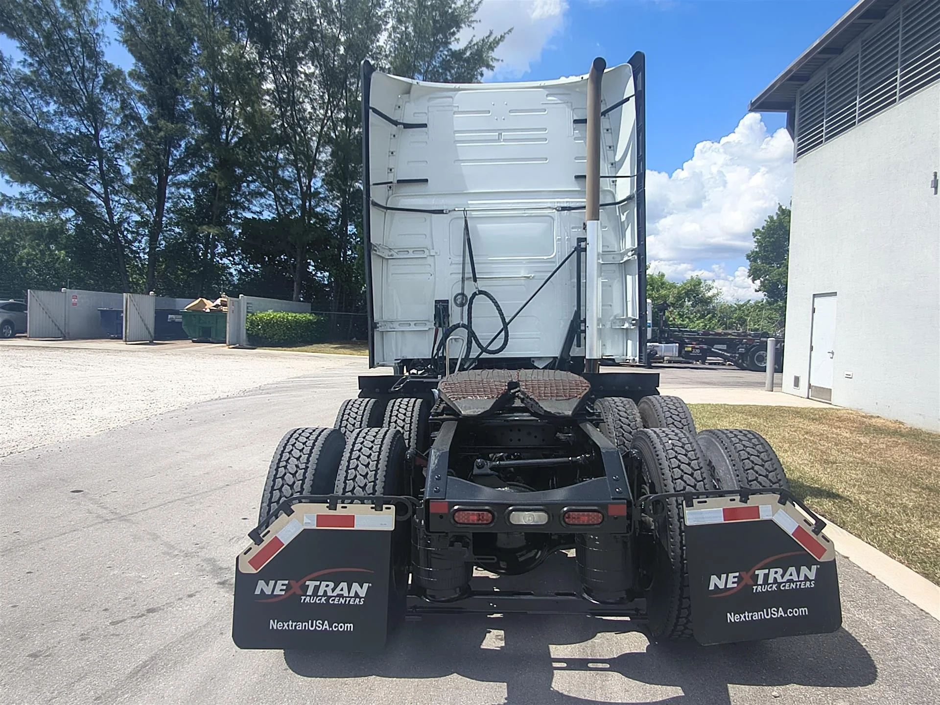 2022 Volvo VNL 760 in Orlando, FL — photo 5