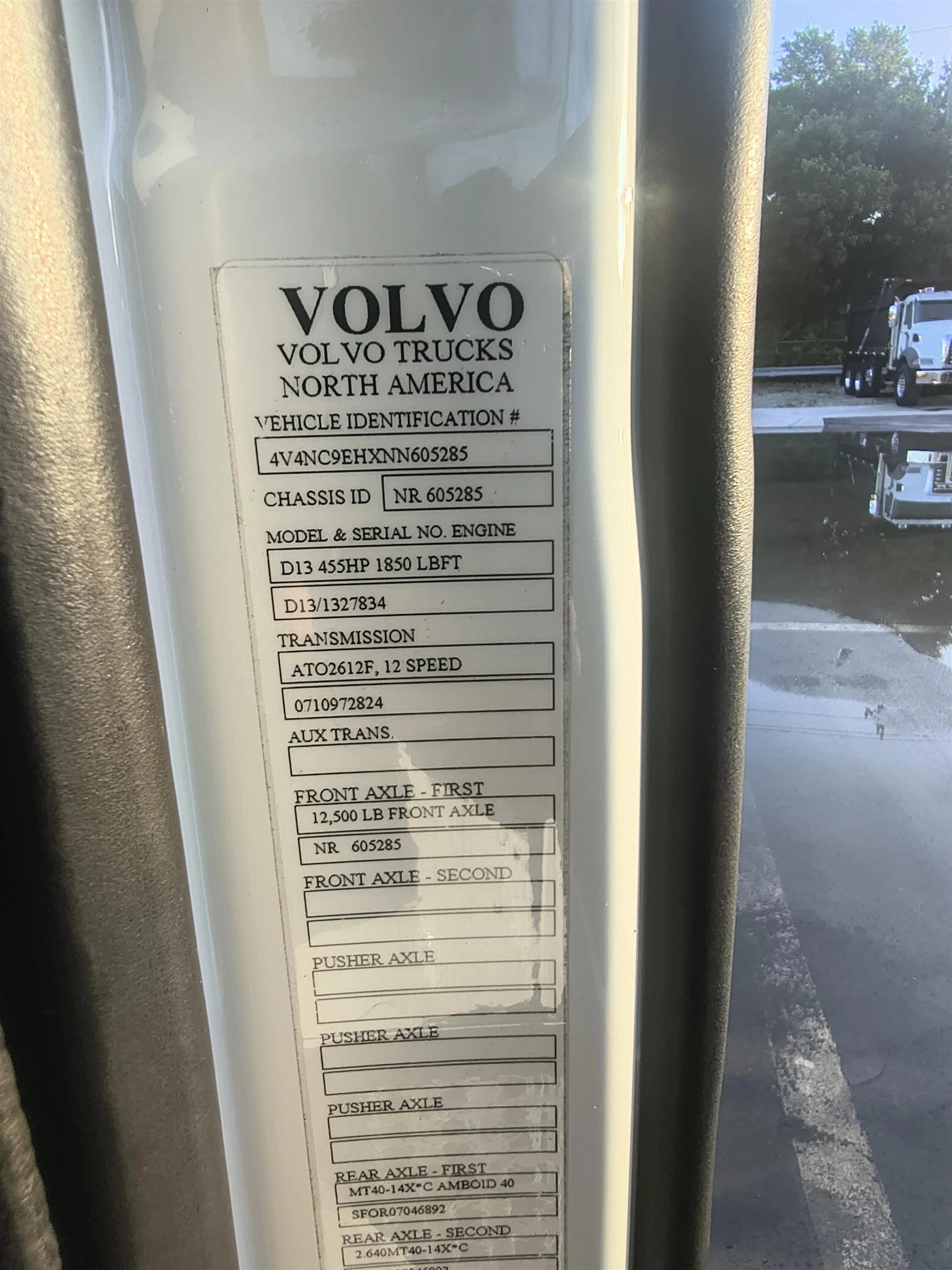 2022 Volvo VNL 760 in Orlando, FL — photo 13