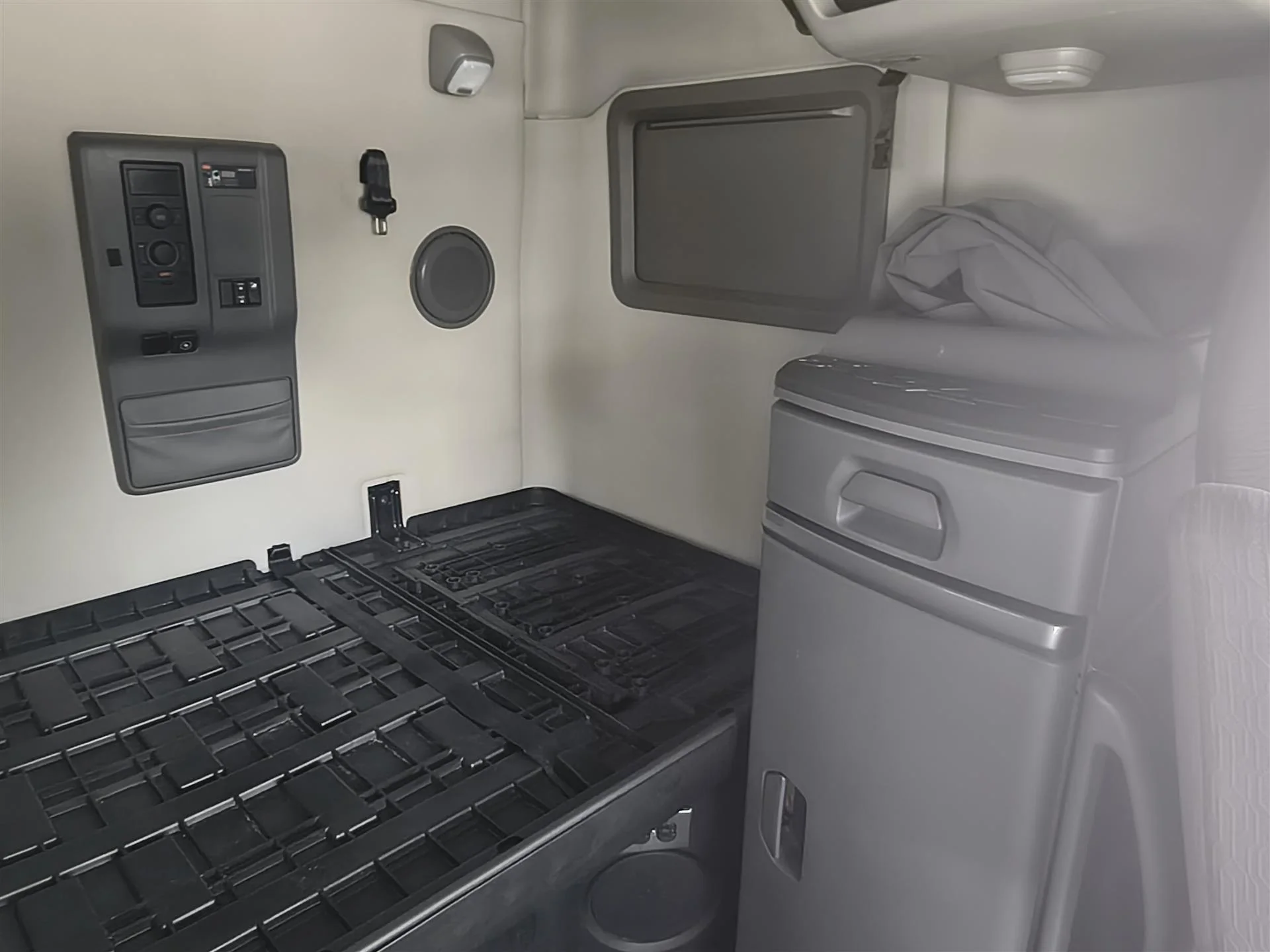2022 Volvo VNL 760 in Orlando, FL — photo 11