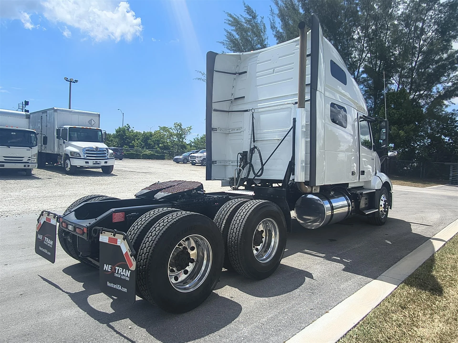 2022 Volvo VNL 760 in Orlando, FL — photo 4