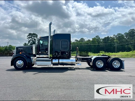 2027 Kenworth W900 in Dallas, TX — photo 4