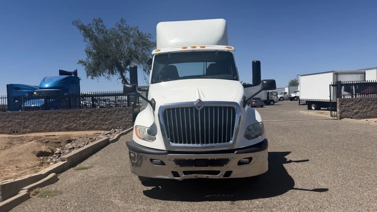 2019 International LT in Phoenix, AZ — photo 2