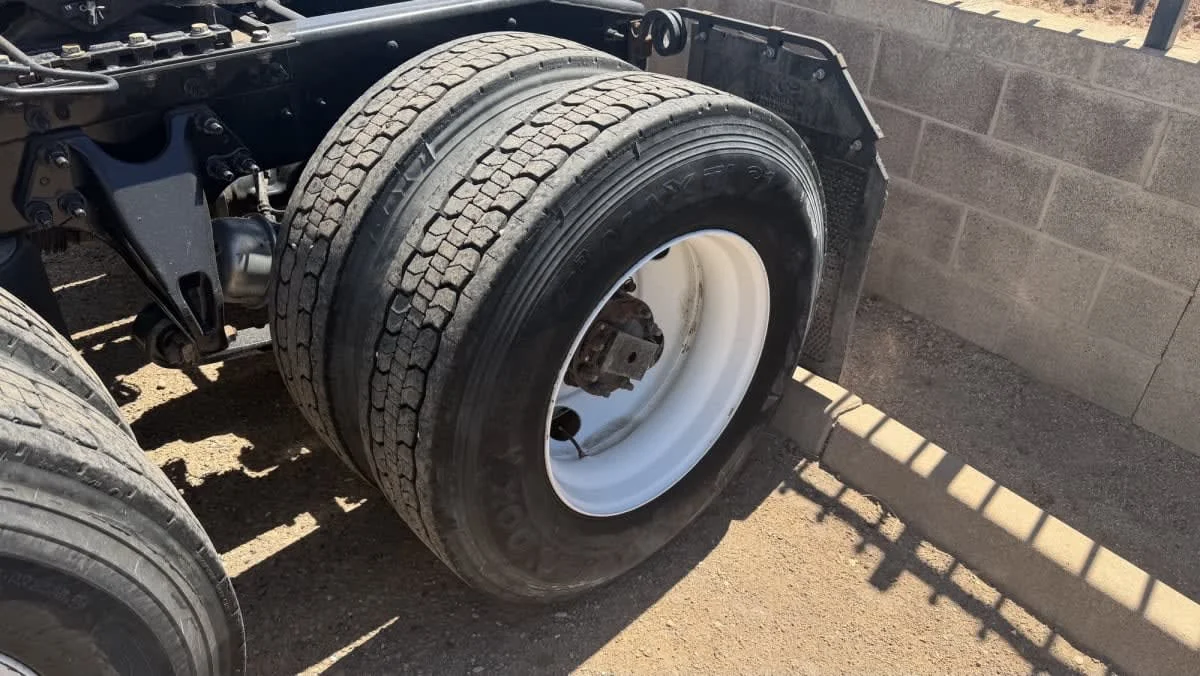 2019 International LT in Phoenix, AZ — photo 15