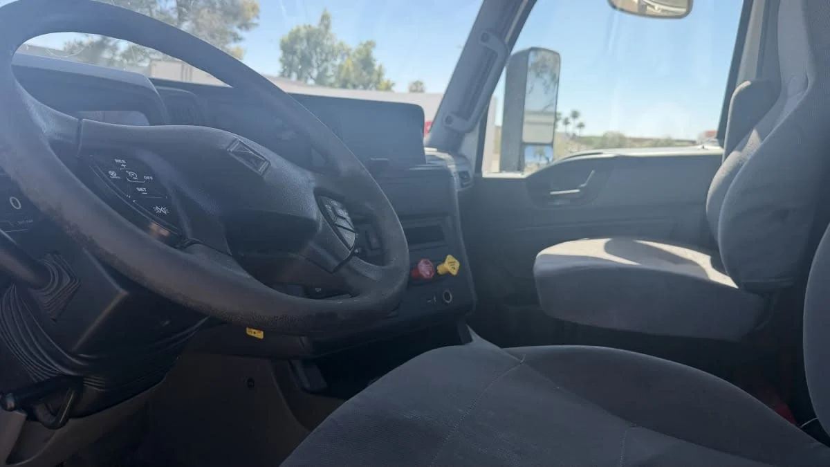 2019 International LT in Phoenix, AZ — photo 7