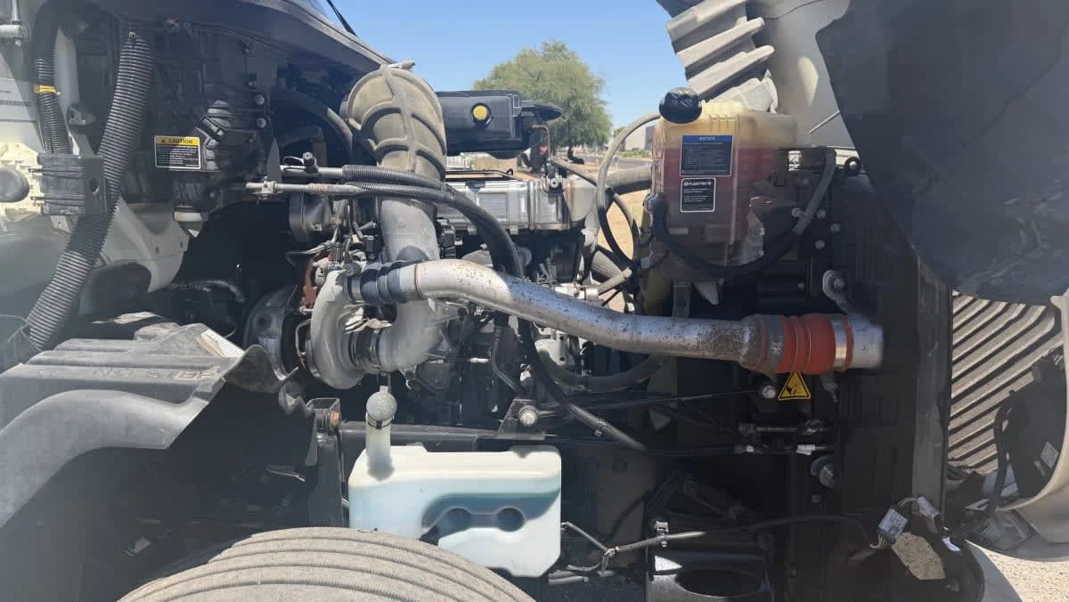 2019 International LT in Phoenix, AZ — photo 11