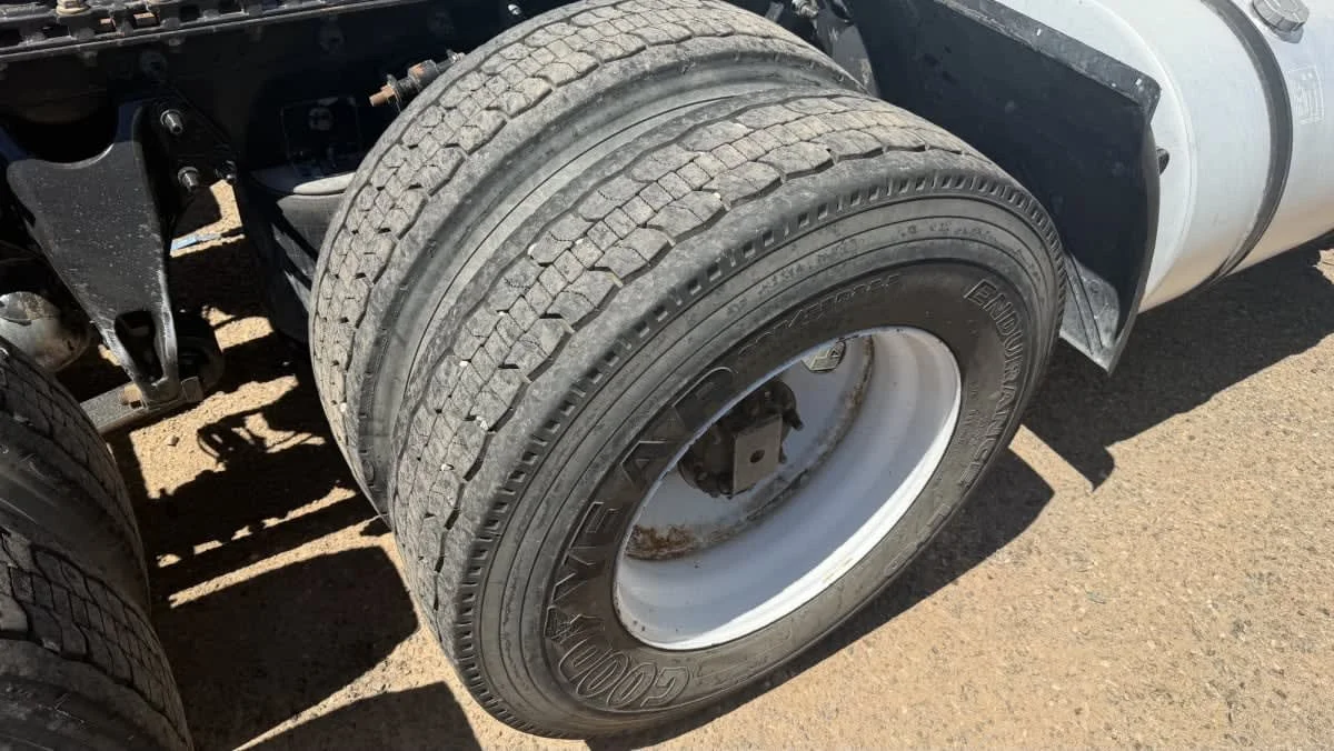 2019 International LT in Phoenix, AZ — photo 18