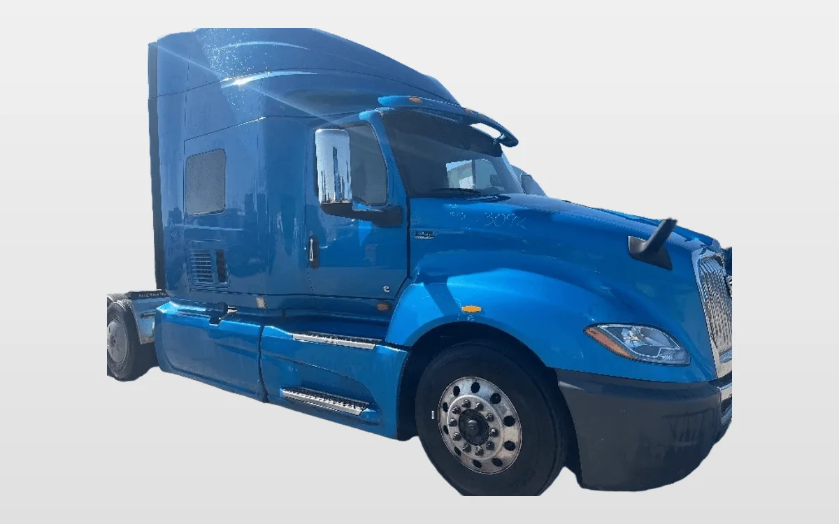 2020 International LT - image 1