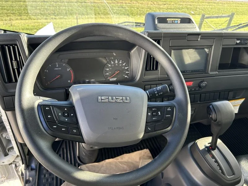 2025 Isuzu NPR - image 6