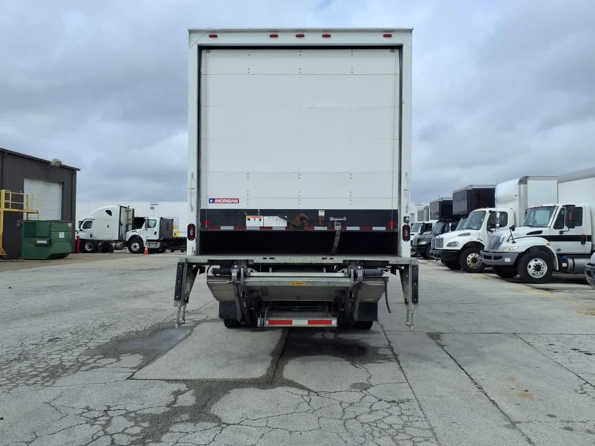 2019 Freightliner M2 106 in Fort Worth, TX — photo 5