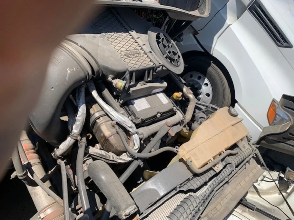 2019 Freightliner Cascadia - image 9