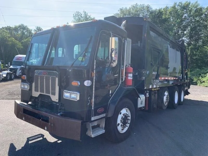 2017 Peterbilt in Coopersburg, PA