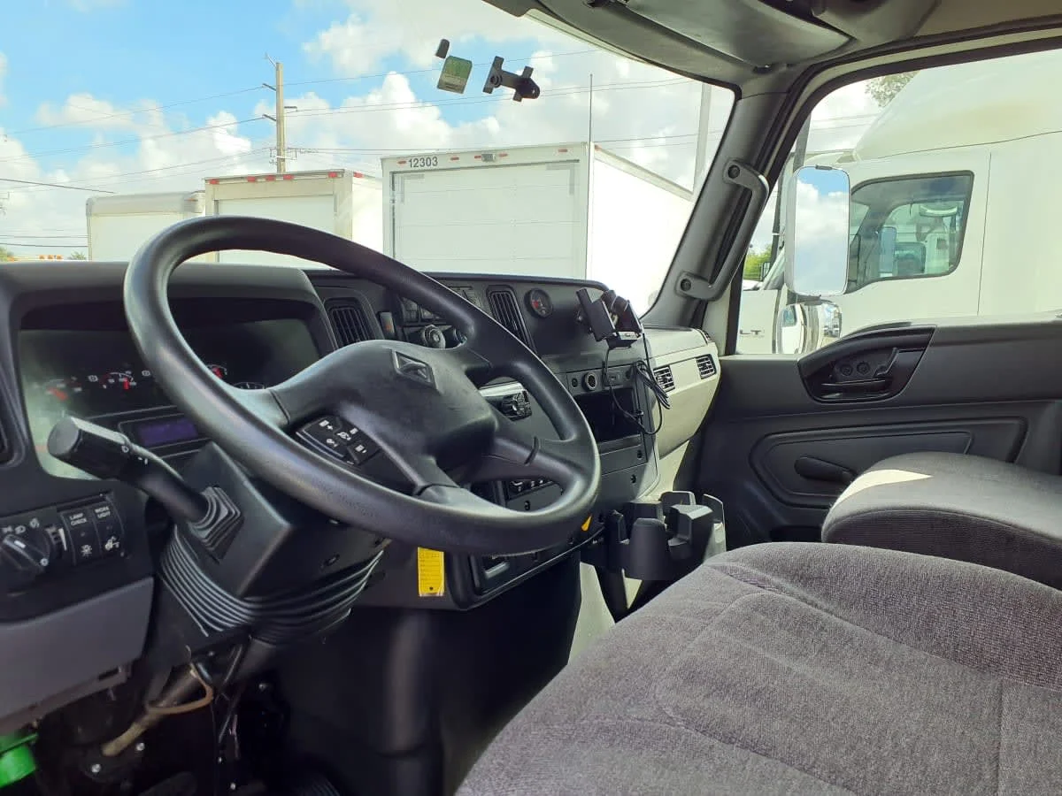 2020 International MV - image 8