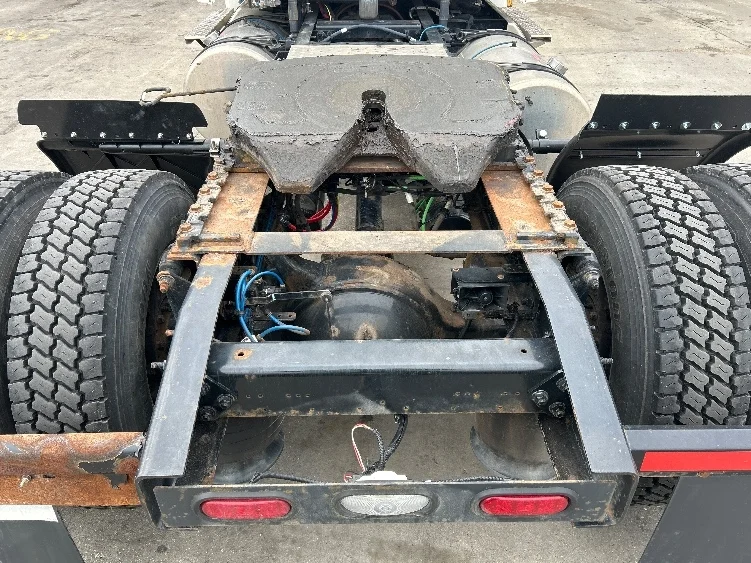 2020 Freightliner Cascadia in Indianapolis, IN — photo 6